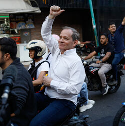 Opositor venezuelano sai da prisão e é raptado em Caracas. 'Homens armados levaram-no à força'