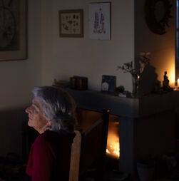 Vivem à luz das velas, sem tomar banho e com o rádio a pilhas sempre ligado. Reportagem nos concelhos mais afetados