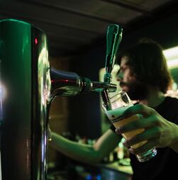 Heineken anuncia dispensa de cinco a seis mil trabalhadores