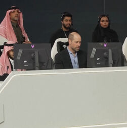 Príncipe William participa em torneio de e-sports durante visita à Arábia Saudita