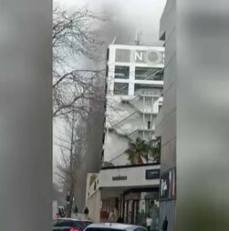 Explosão em carro elétrico obriga a evacuar edifício da NOS no Parque das Nações