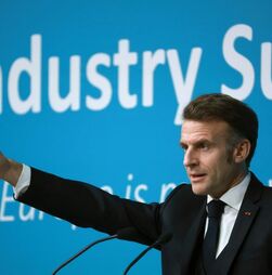 Europa está a reavaliar posição sobre armas nucleares. França quer dar proteção aos aliados