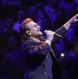 U2 lançam novas músicas que incluem críticas a Vladimir Putin e ao ICE