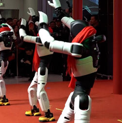 Dançam e jogam futebol: Robots que usam IA celebram Ano Novo Lunar na China