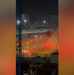 Novas imagens de adeptos do Sporting e Benfica em confrontos antes de jogo de futsal