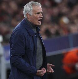 José Mourinho diz que tem sido difícil gerir a equipa após duelo com o Real Madrid