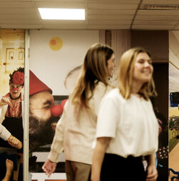 Estudantes de Medicina aprendem com Doutores Palhaço: “Uma lufada de ar fresco”