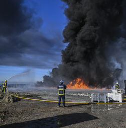 Dez pessoas têm de abandonar as casas devido a incêndio em Óbidos
