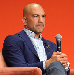 Peter Attia sai da CBS depois de se conhecer relacionamento com Epstein