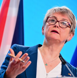 Ucrânia: Reino Unido anuncia sanções contra Rússia e mais ajuda financeira a Kiev