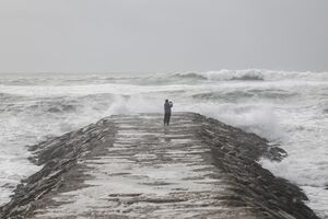 Agitação marítima coloca 10 distritos em alerta