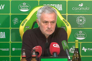 José Mourinho: "É muito difícil anular uma diferença que pode ser de 12 pontos..."