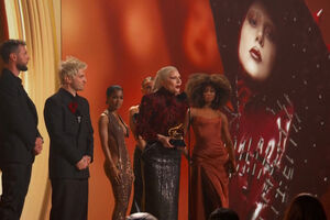 “Certifiquem-se de que são ouvidas”: Lady Gaga deixa mensagem às mulheres ao receber Grammy  