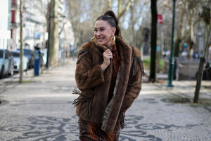 A atriz brasileira diz que em Portugal as pessoas são muito "calorosas" com ela