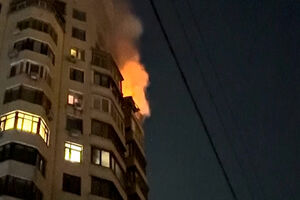 Vários prédios danificados em ataque russo a Kiev  