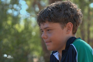 Rapaz de 13 anos nada quatro horas e salva família à deriva no mar na Austrália