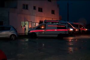 Mais de 20 idosos retirados de lar que ficou sem parte de telhado em Vieira de Leiria  