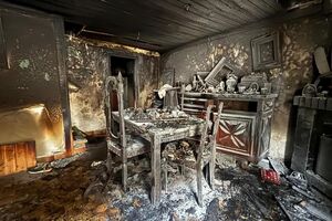 Uma casa de uma família que ardeu em Alenquer