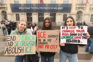 Ruas de Milão com uma multidão que se juntou para contestar a presença de JD Vance nos Jogos de Inverno