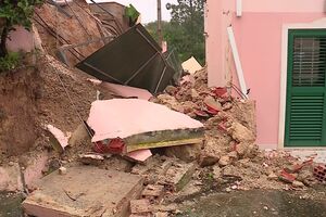 Depressão Kristin: Muro caiu em lar da Charneca da Caparica