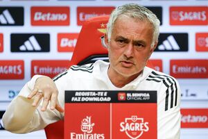 José Mourinho não atira a toalha ao chão no campeonato: 'Vamos atrás deles!'