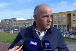 "As condições não são as melhores mas a democracia tem destas coisas": Paulo Raimundo já exerceu o seu direito de voto