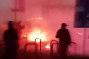 Onda de protestos violentos contra a presença do ICE nos Jogos de Inverno causa o caos em Milão