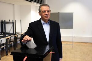 António José Seguro exerce o seu direito ao voto