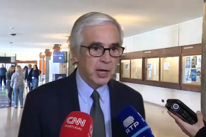 “Não é a partir de Lisboa que se adiam eleições”, defende Aguiar-Branco 