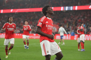 Anísio Cabral marca e garante vitória do Benfica contra o Alverca na I Liga