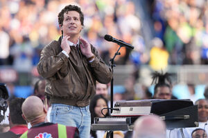 Charlie Puth atua no Super Bowl LVII