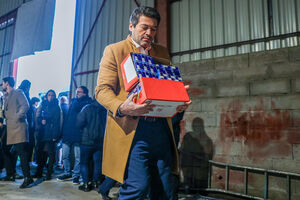 André Ventura acusado de usar chuva falsa em vídeo promocional