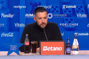 Farioli: "Jogámos contra o bicampeão português, o que poderia pedir mais à equipa?"