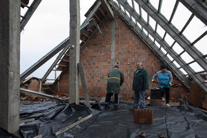 Leiria, Ourém e Marinha Grande enfrentam apagões após tempestades, com vidas afetadas e casas destruídas