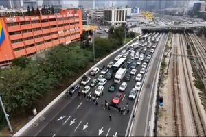 Ativistas bloqueiam autoestrada em Telavive em protesto contra onda de violência na comunidade árabe israelita