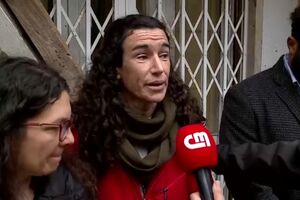 “Um coração de mãe não aguenta”: Proteção Civil pede a moradores da Graça para saírem de casa devido a deslizamento de terras  