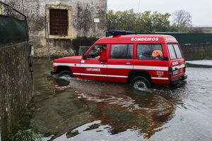 Mau tempo: Bombeiros de Cantanhede atuam nas zonas afetadas em Coimbra e Aveiro