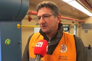 Crianças vão para a escola acompanhadas por elementos da junta de freguesia do Cartaxo devido ao mau tempo