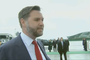 JD Vance diz que há mais "opções em cima da mesa" caso Washington não chegue a acordo com Teerão