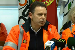 Mau tempo: “Há já muitas medidas que estão a chegar à vida das pessoas”, garante primeiro-ministro 