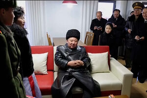 Kim Jong-un inaugura apartamentos para famílias de soldados norte-coreanos mortos a lutar pela Rússia contra a Ucrânia
