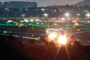 O momento em que avião com destino a Lisboa trava bruscamente para abortar descolagem em São Paulo no Brasil