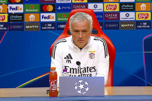 Mourinho de consciência limpa: "Sou dos poucos treinadores que saiu do Real Madrid sem ser demitido"