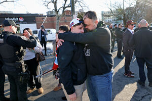 Após divórcio e ameaças, suspeito de ataque em jogo de hóquei enfrenta crise familiar