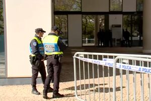 124 detidos em confrontos entre adeptos do Sporting e Benfica chegam ao Campus de Justiça 