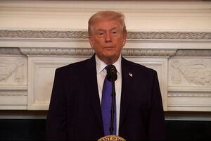 Donald Trump pede à imprensa que abandone reunião com governadores 