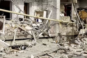 Ataque russo atinge prédio residencial e deixa três feridos em Zaporizhzhia 