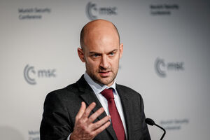 França convoca embaixador dos EUA após comentários sobre morte de ativista