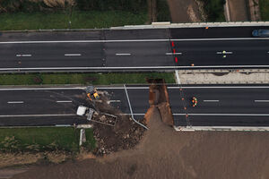 Colapso na A1 causa interdição e trabalhos de recuperação urgentes