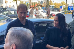 Príncipe Harry e Meghan Markle visitam hospital em Amã onde estão pacientes retirados de Gaza